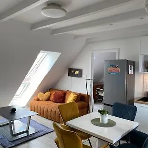 R77 Downtown - Penthouse Apartman